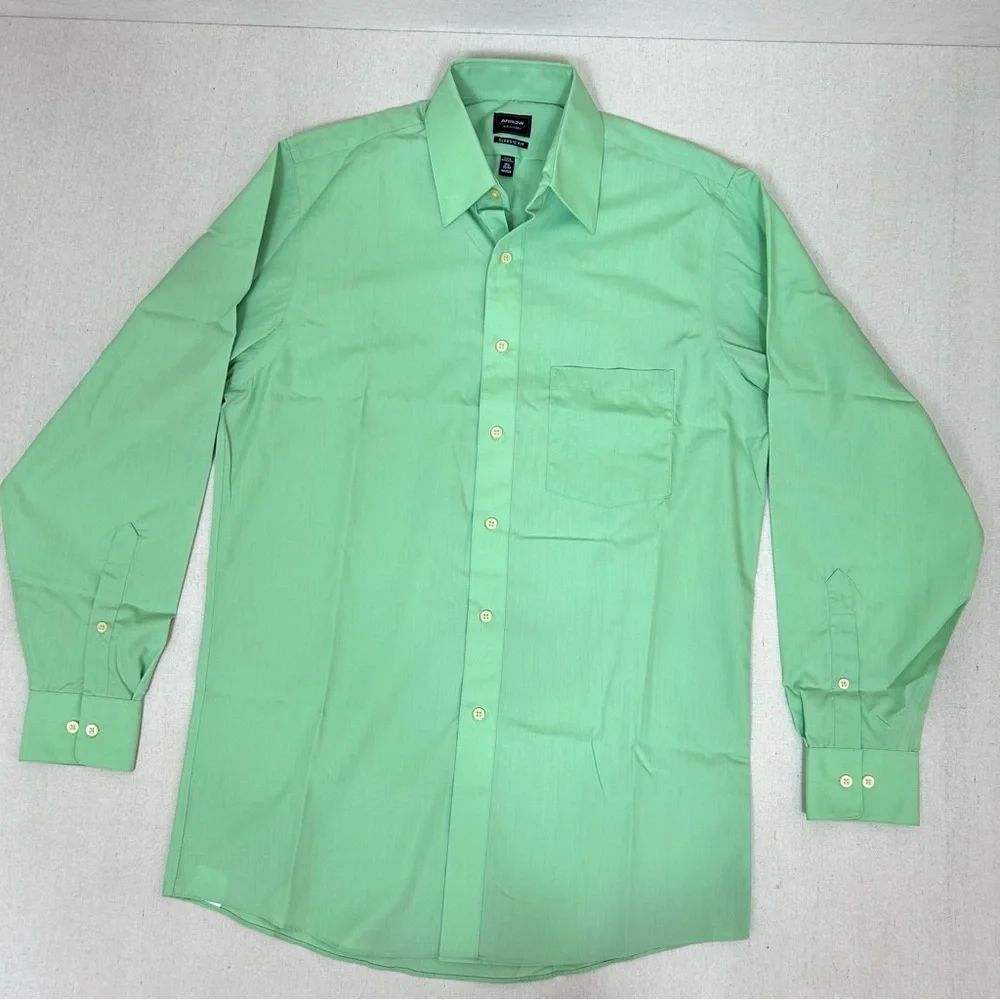 NWOT Arrow Classic Fit Green Dress Shirt with Classic Collar and Long Sleeves